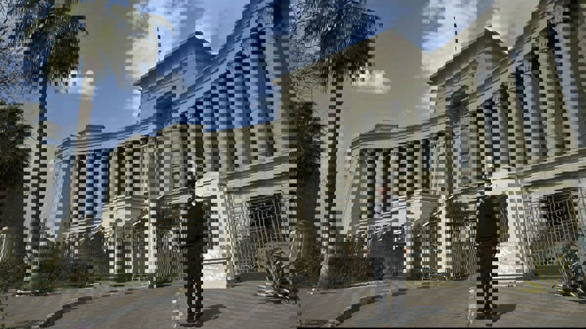 مصر تصدر أحكامًا في محاولة اغتيال السيسي والأمير محمد بن نايف