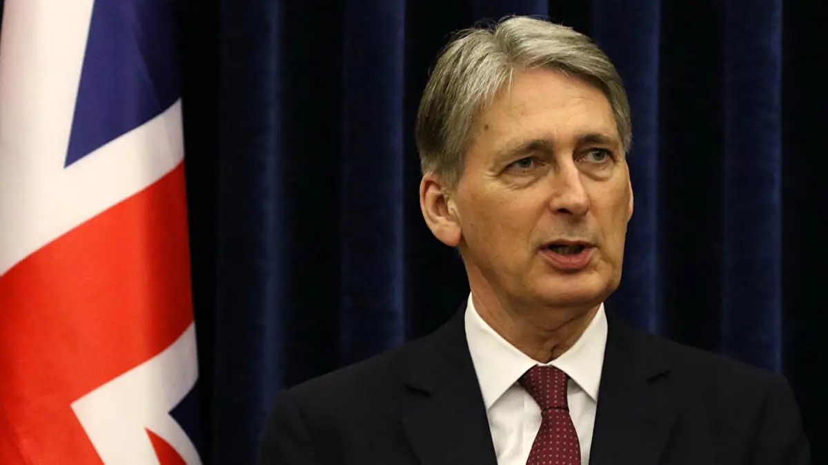 هاموند يجري محادثات سرية مع حزب العمال لمنع خروج بريطانيا دون اتفاق