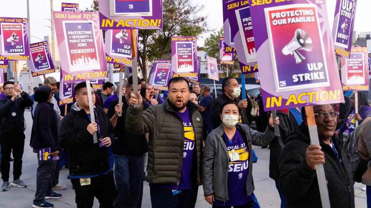 50 ألف عامل يضربون عن العمل في لوس أنجلوس