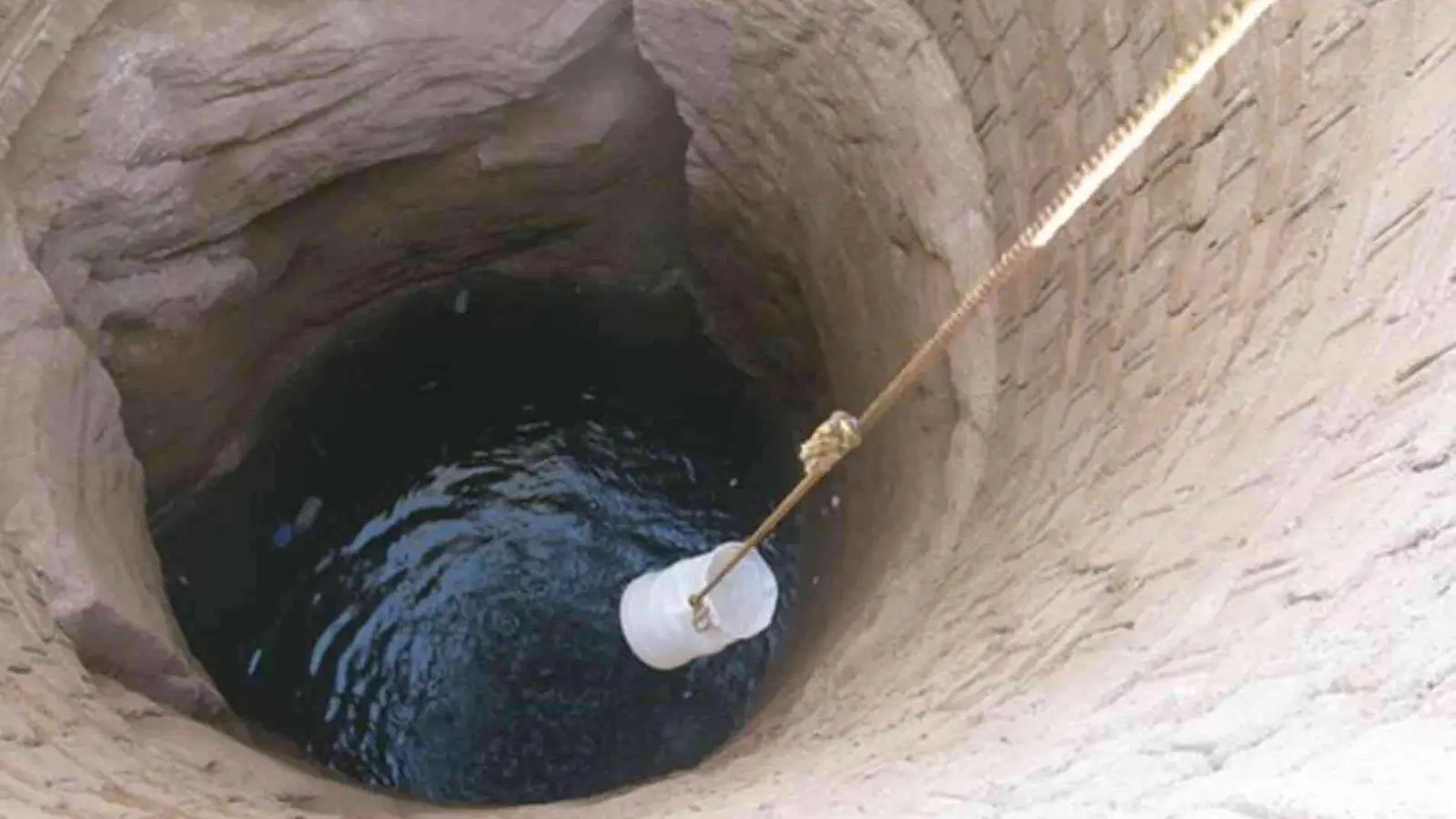 بعد 15 ساعة من البحث.. العثور على جثة خمسيني داخل بئر ماء في الأردن