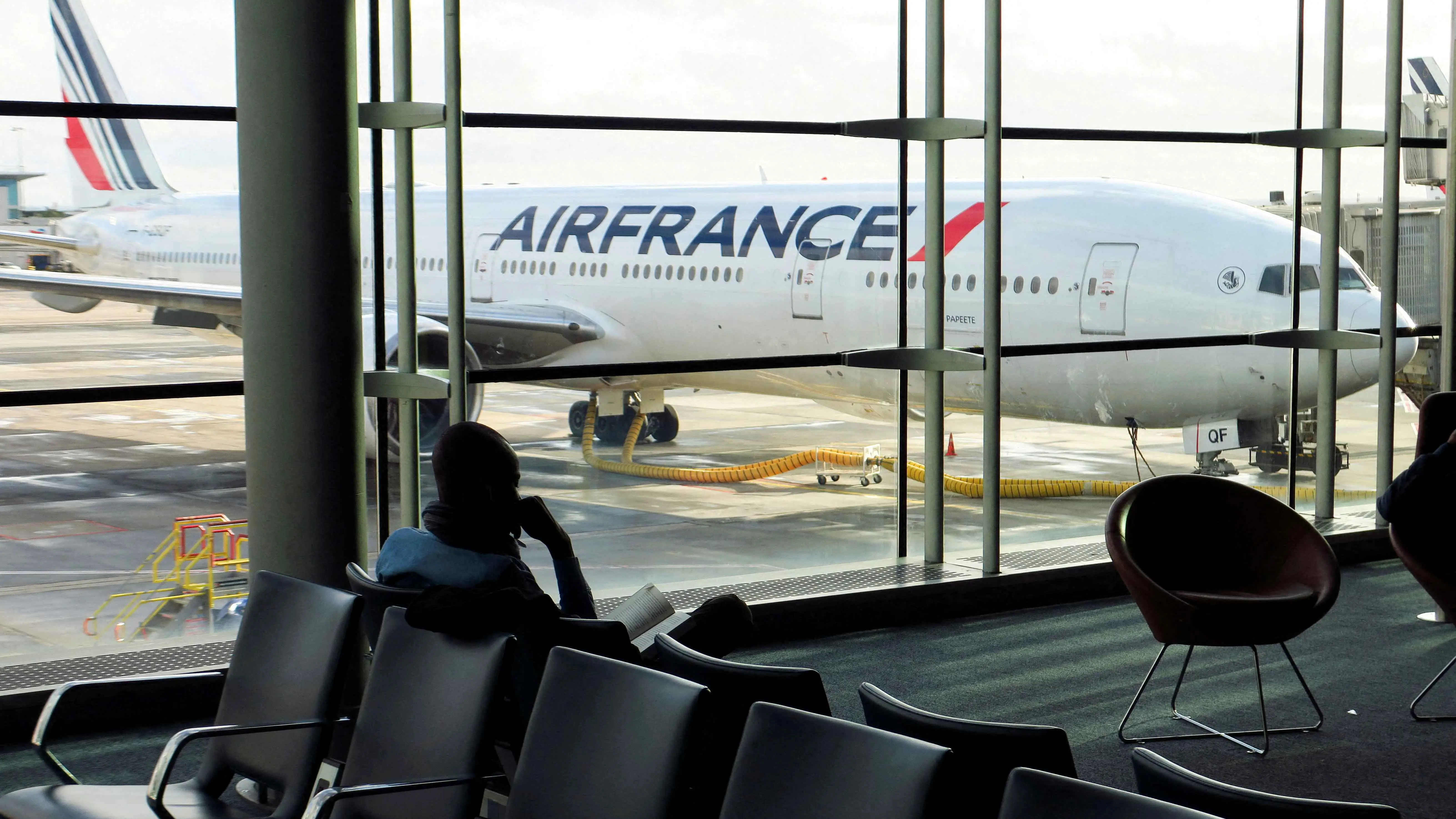 عشية الألعاب الأولمبية.. عمال المطارات الفرنسية يخططون للإضراب