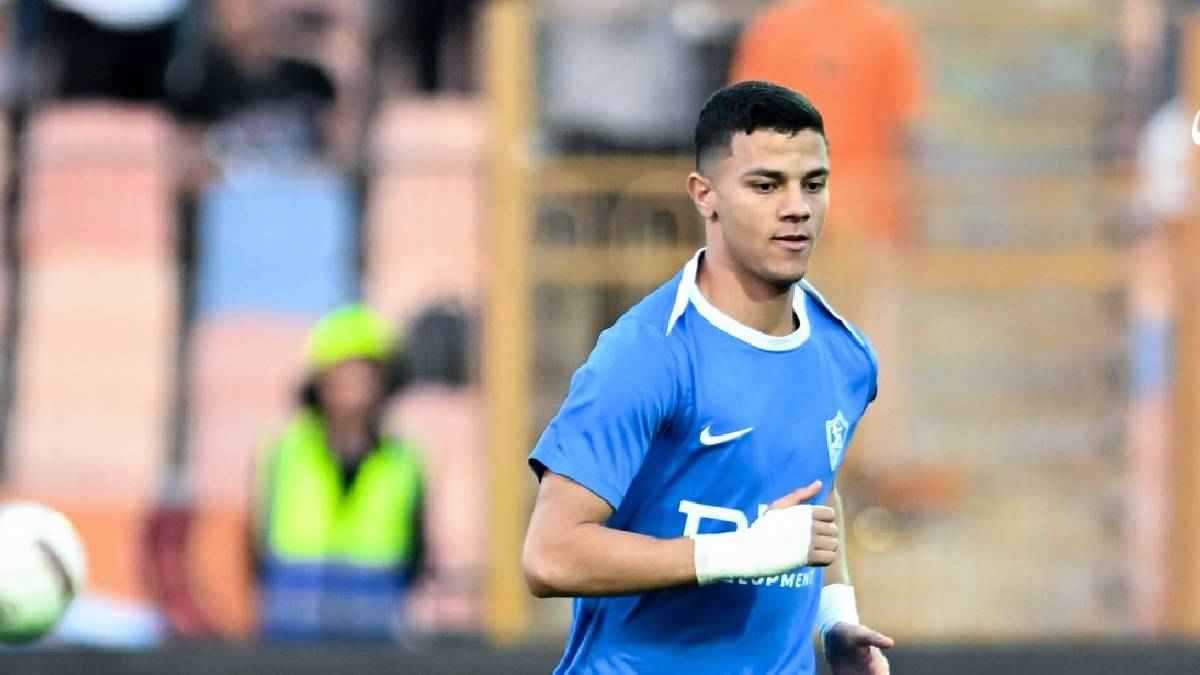 سر ارتداء محمد شحاتة شارة قيادة الزمالك أمام اتحاد الجزائر (صورة) 