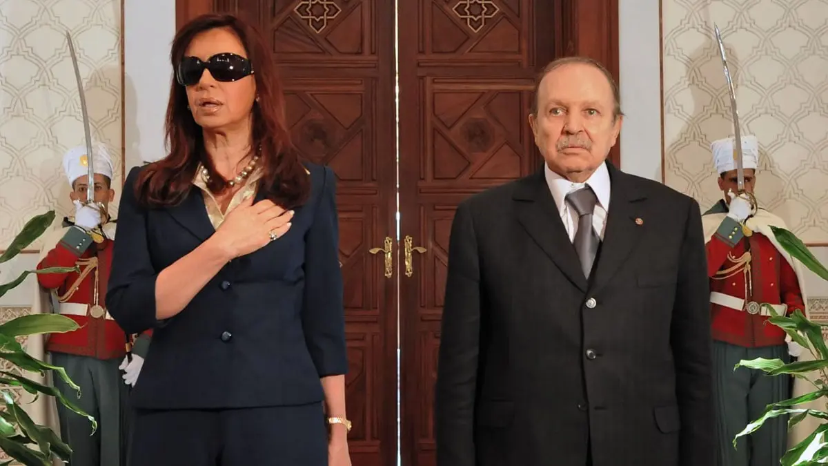 "جون أفريك" تكشف عن إلغاء امتيازات أمل التريكي زوجة بوتفليقة السابقة في باريس