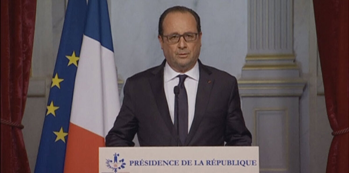 #اعتداءات_باريس .. هولاند يعلن مقتل الإرهابيين محتجزي الرهائن