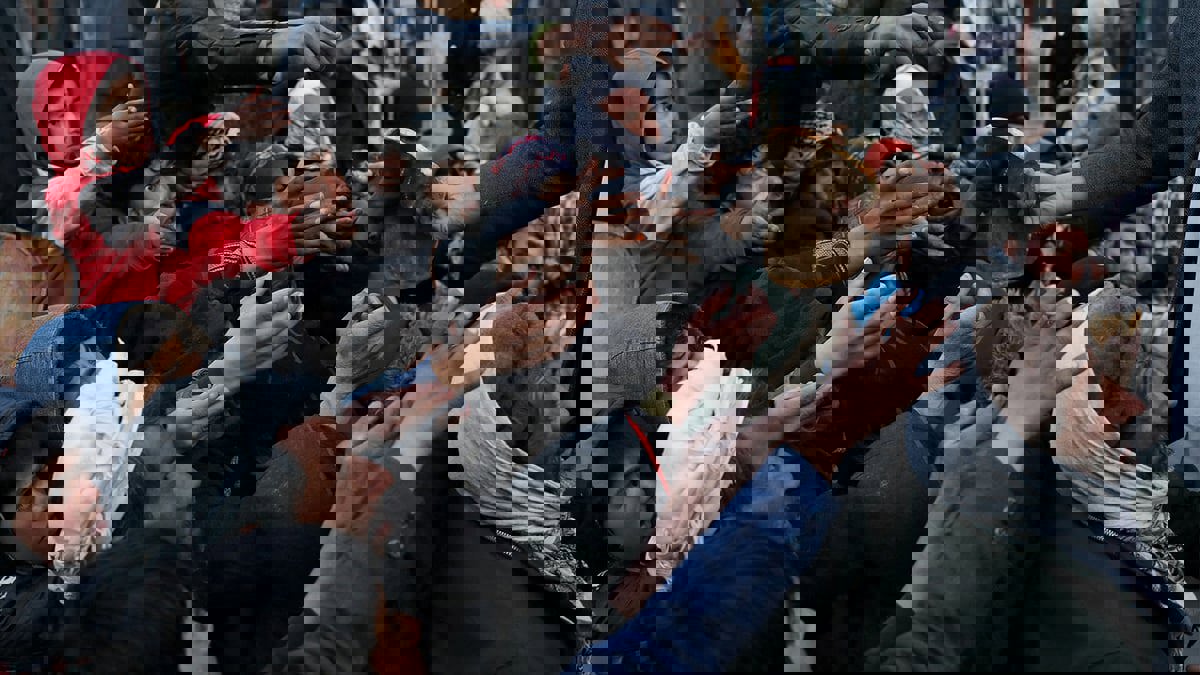 صحف عالمية: الدبلوماسية أفضل خيار لأزمة أوكرانيا.. ودعوات لإنقاذ أفغانستان من كارثة إنسانية