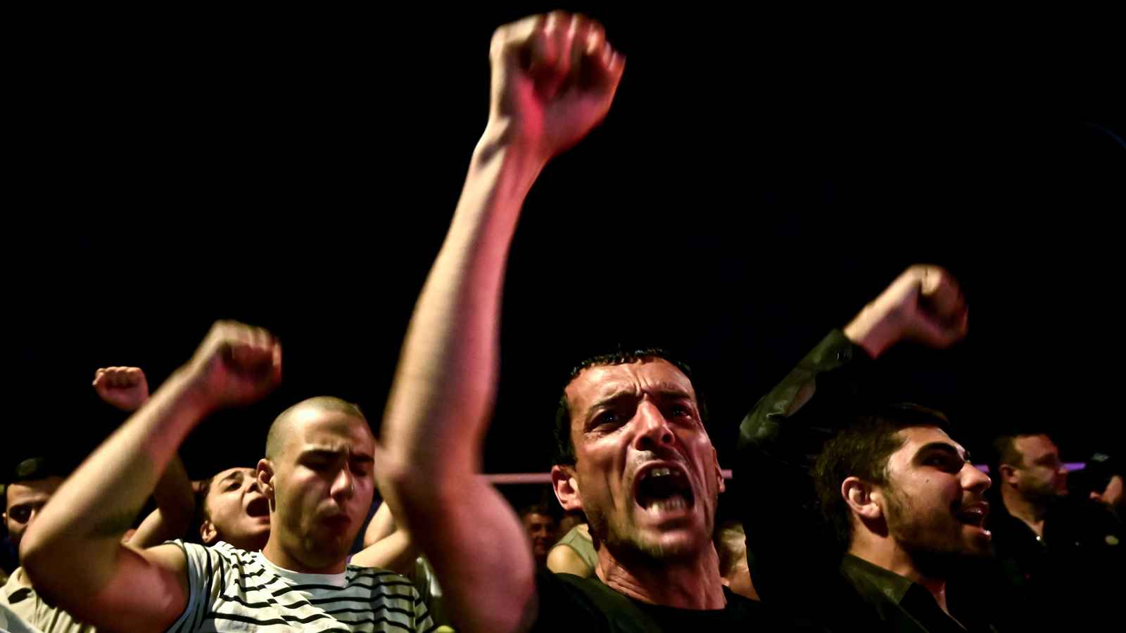 بين موسكو وبروكسل.. الكنيسة الأرمنية تواجه اتهامات بالانقلاب