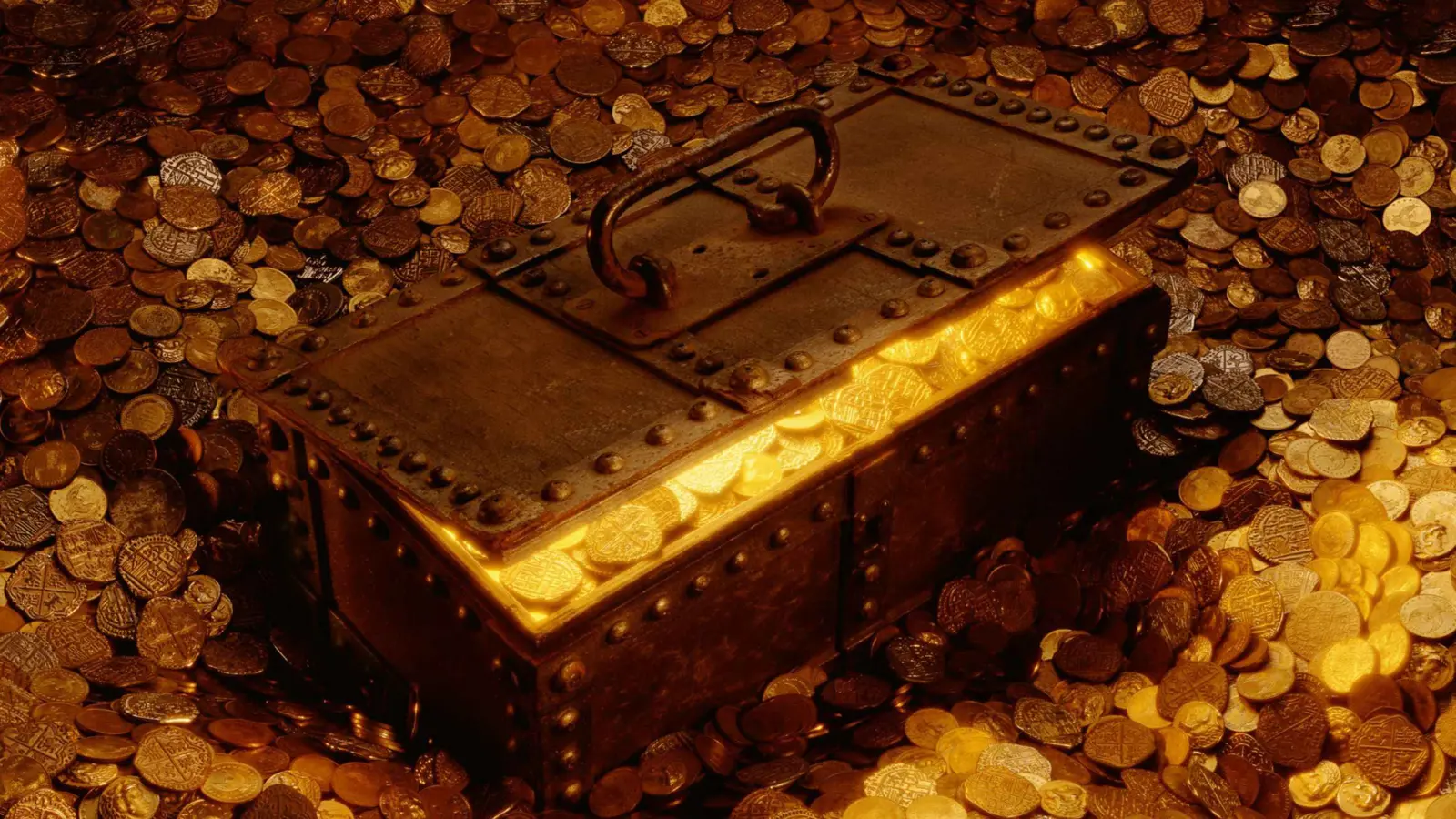 فضول سبّاك نمساوي يقوده إلى "كنز ذهبي" (صورة)