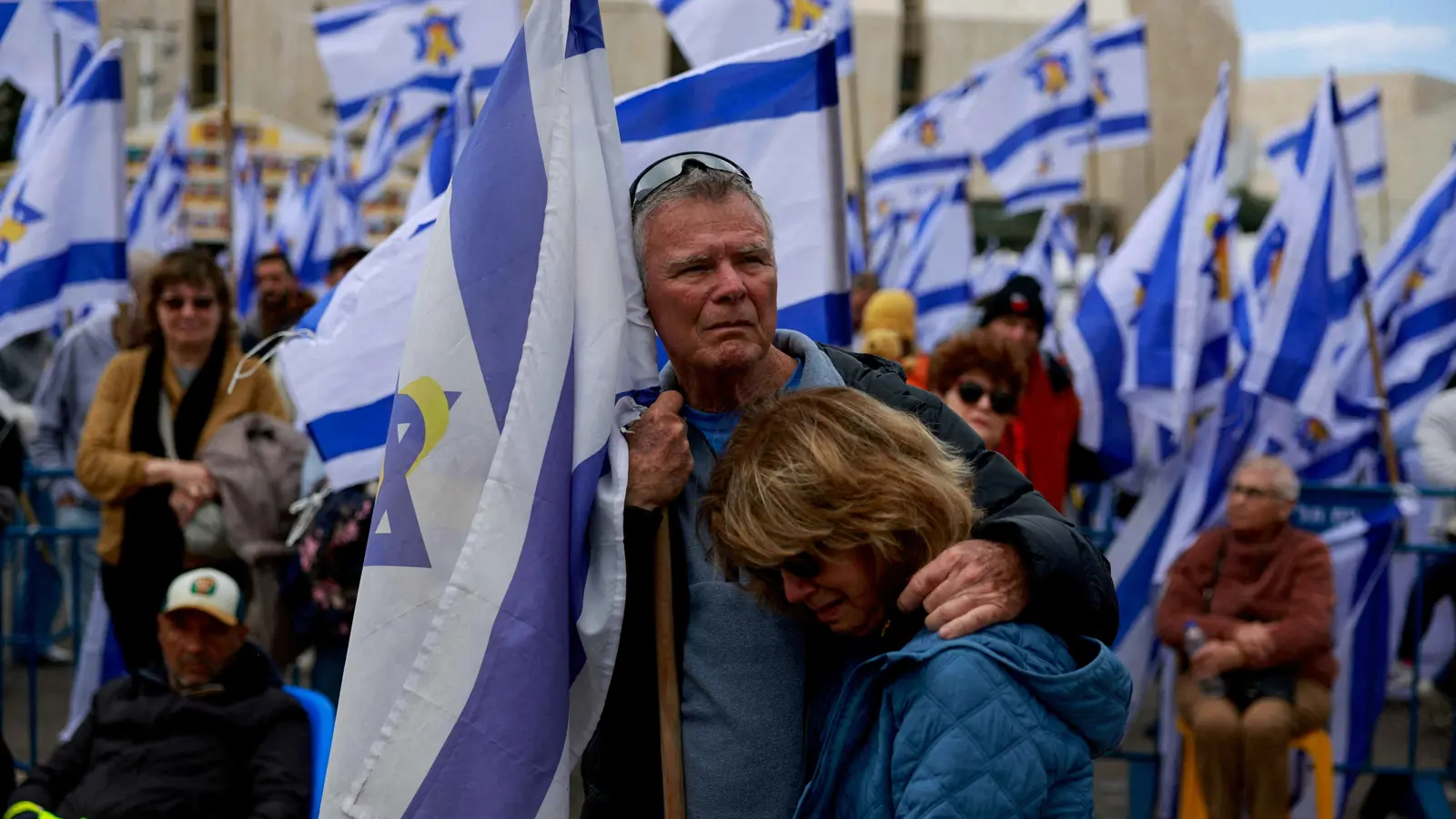 سموتريتش يُغضب الإسرائيليين وعائلات الرهائن تزيد الضغط على نتنياهو