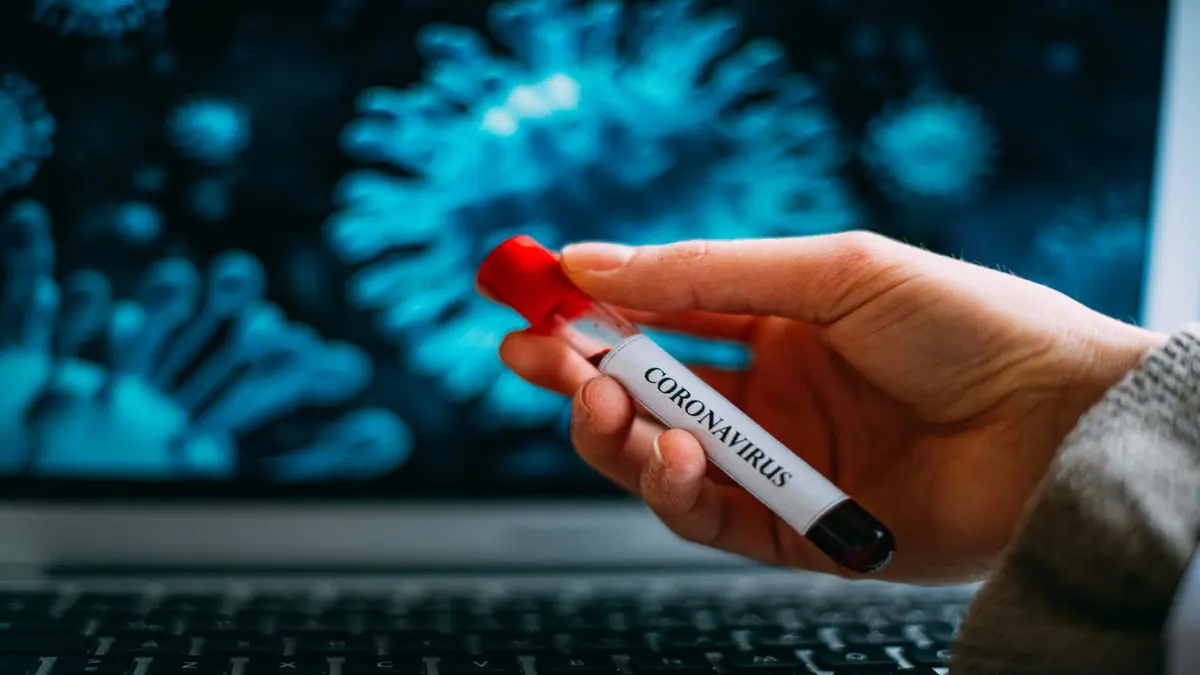 الإمارات.. فريق بحثي يطور جهازا محمولا لإجراء فحص "كورونا"