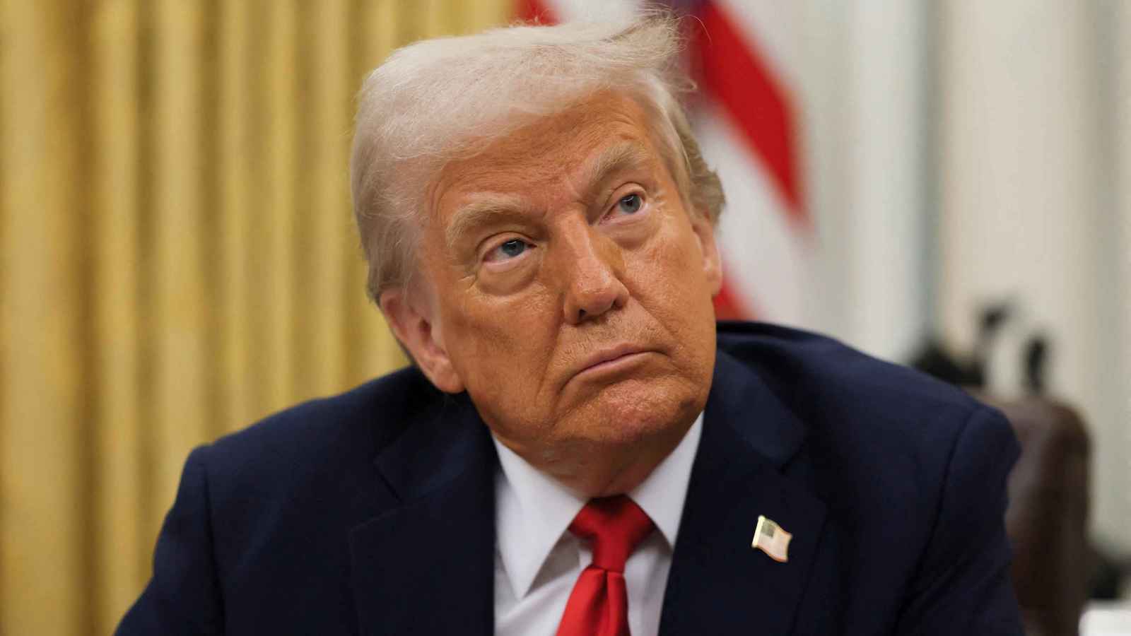 ترامب: أحب تسلا وأريد الحديث مع ماسك بشأن السيارات الكهربائية