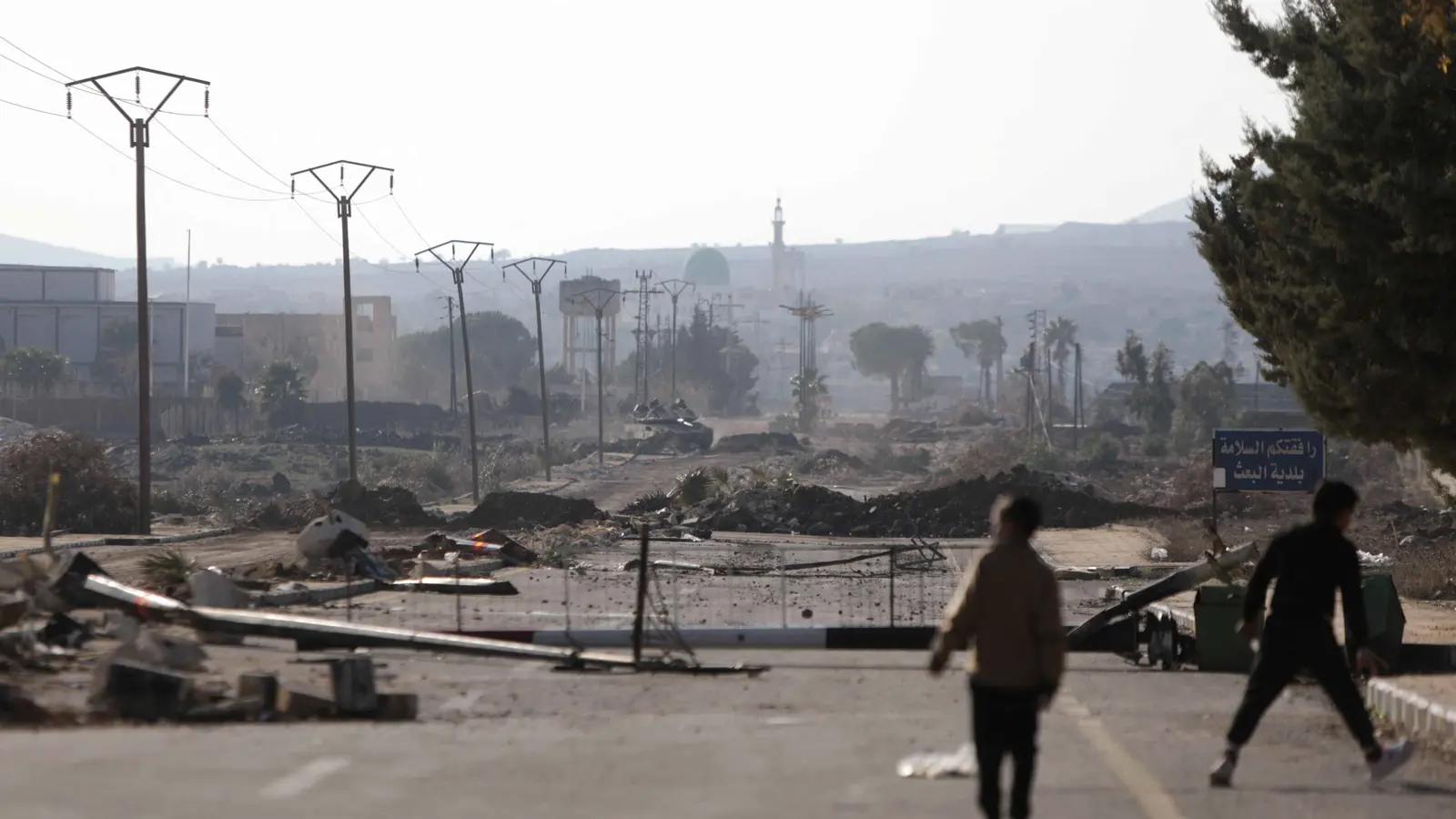 مع تأجج الوضع.. عشرات الإسرائيليين يعبرون الحدود إلى داخل سوريا