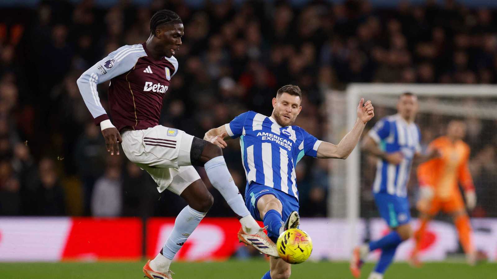 نجم ليفربول السابق يحقق رقما تاريخيا في الدوري الإنجليزي 