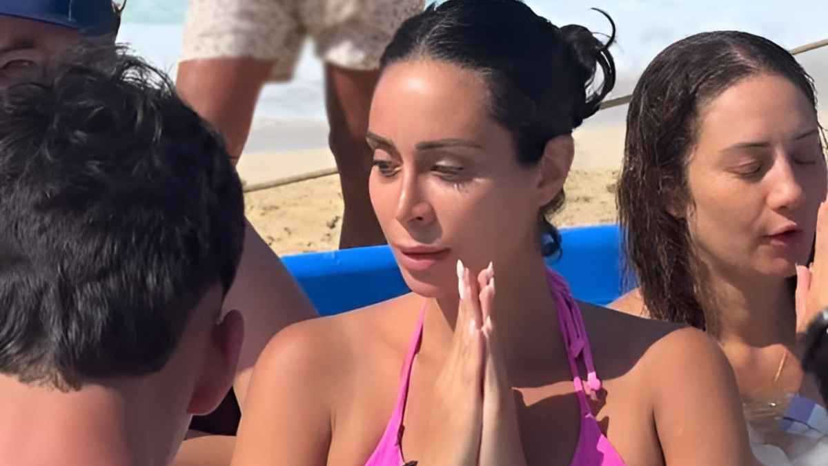 بسنت شوقي تخوض تجربة "حمام الثلج" لأول مرة في الساحل (فيديو)