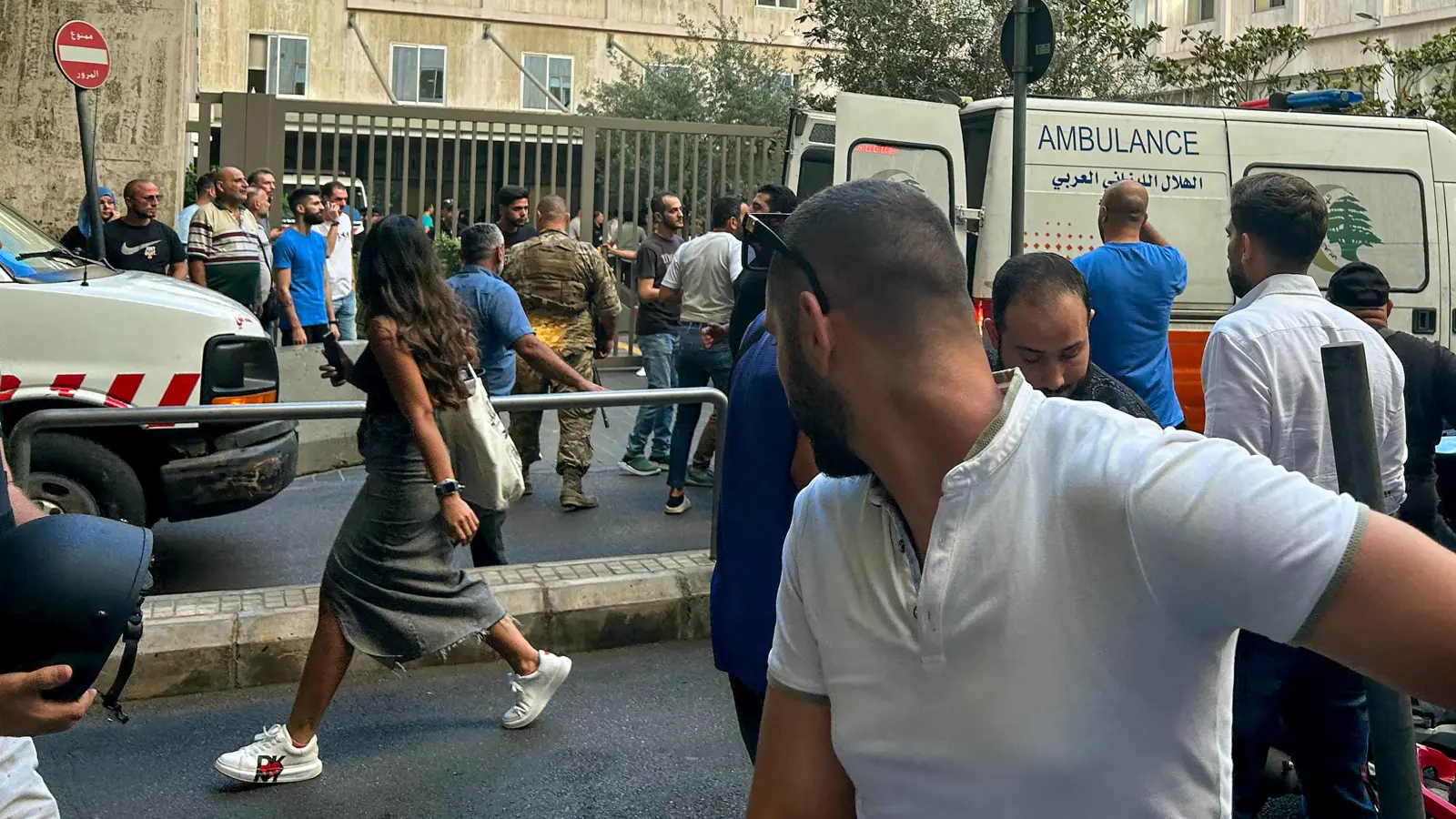 كاتب مصري بارز يرجح اشتراك أمريكا وإسرائيل في تفجير "بيجر حزب الله"