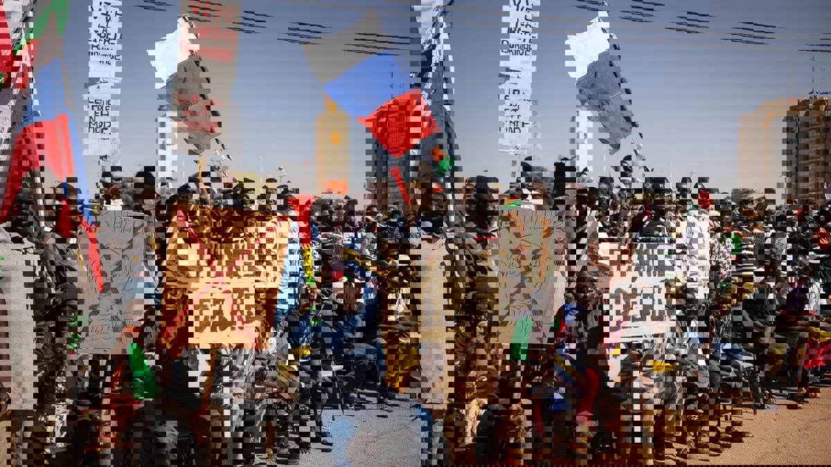  تعديلات مفاجئة.. هل بدأت باريس تغيير استراتيجيتها في الساحل الأفريقي؟