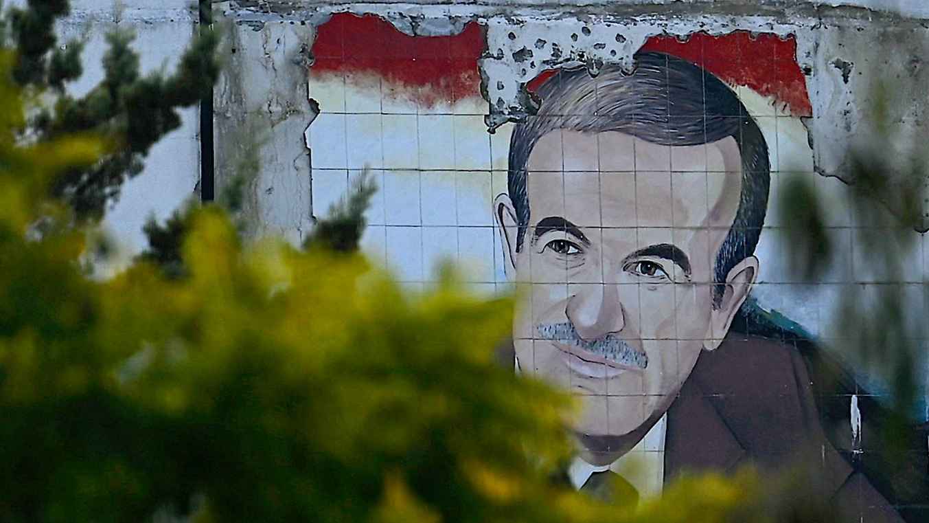 وعد حافظ الأسد للعلويين.. 54 عاماً من الفقر والخيبة