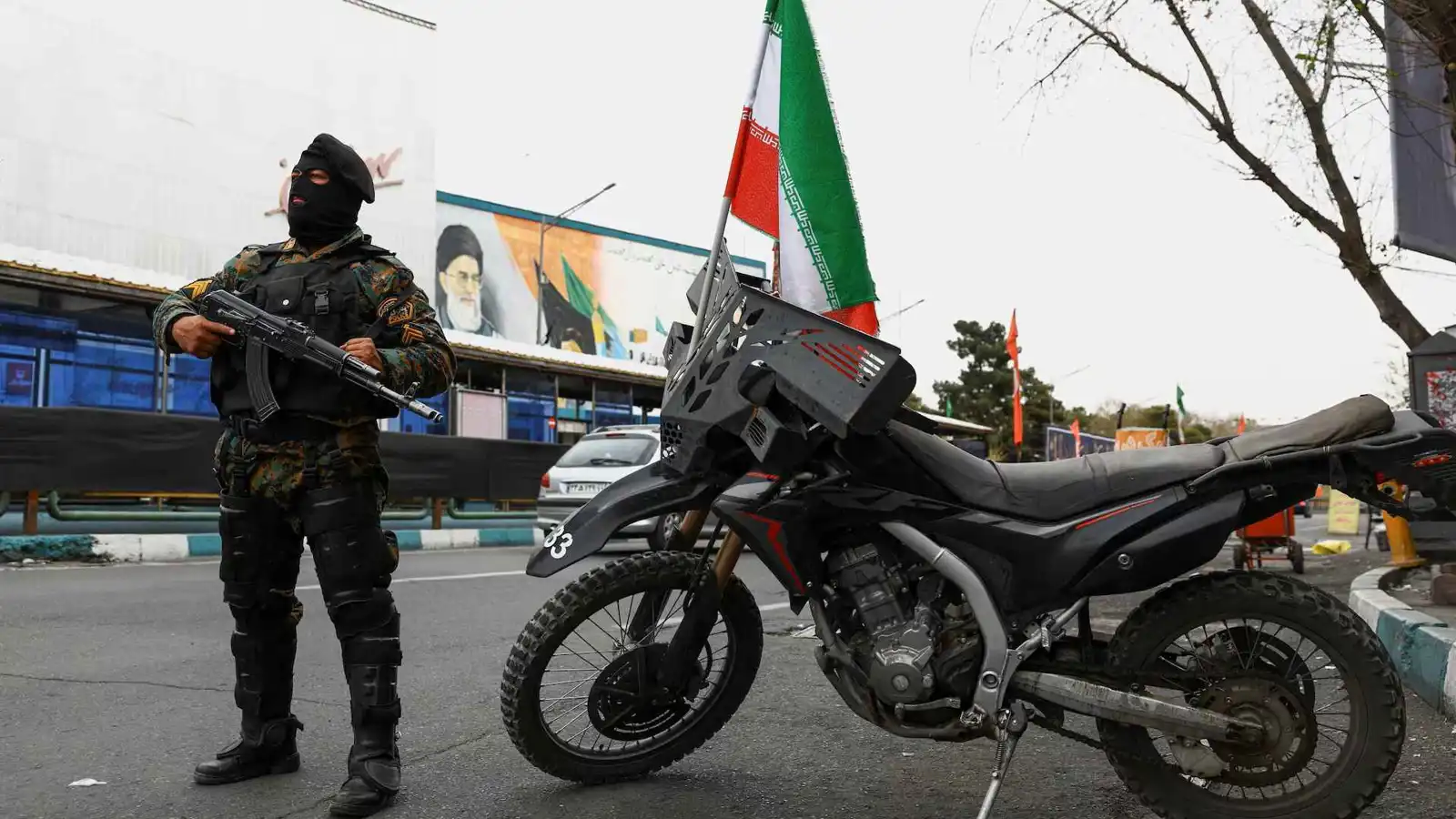 فنانون ورياضيون وإعلاميون.. السلطات الإيرانية تُصادر أموال العشرات