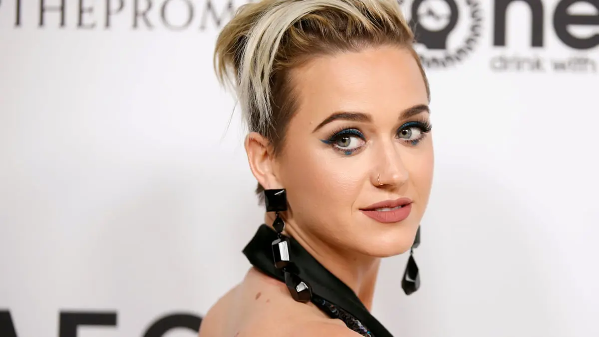 المغنية كيتي بيري تخسر نزاعا قانونيا مع مصممة أزياء أسترالية
