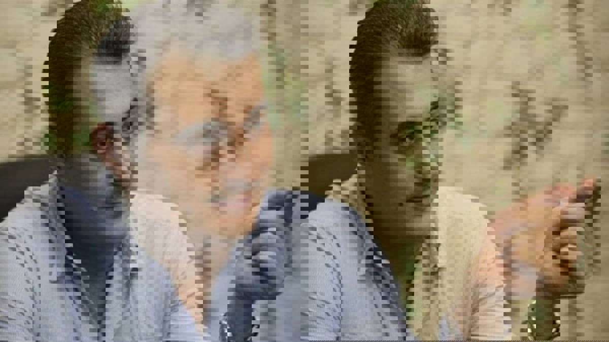 صورة متداولة للكاتب السوري سامر رضوان تكشف تدهور حالته الصحية