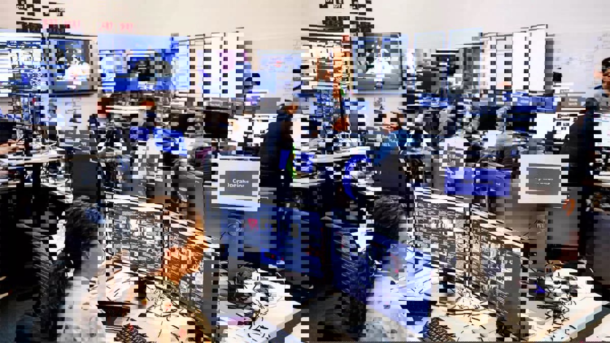 فيسبوك يُلغي ميزة دعم جهات الاتصال الموثوقة