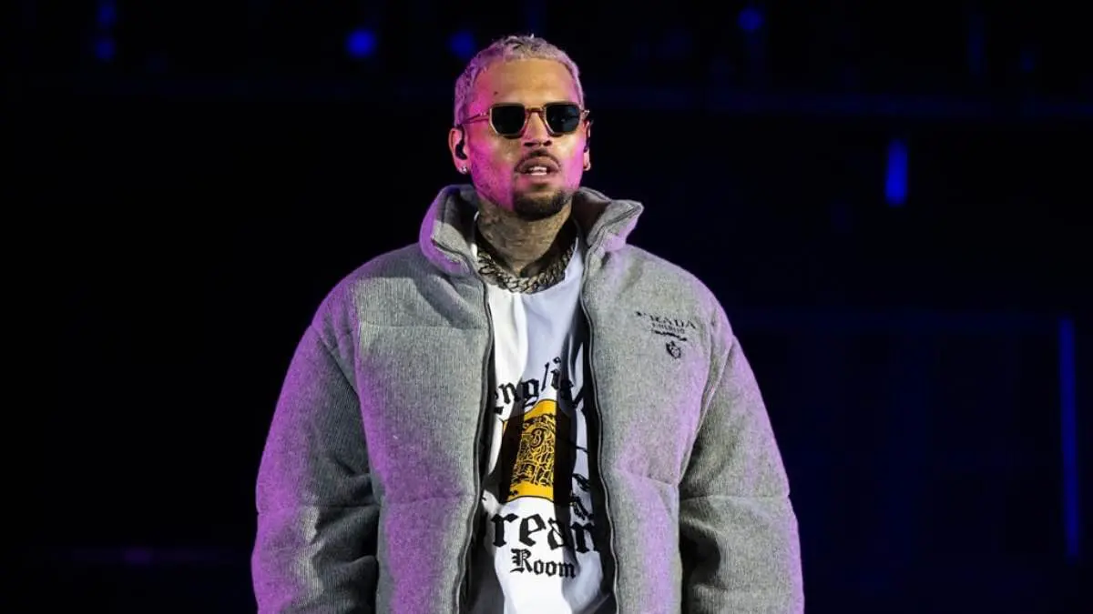 كريس براون أمام القضاء بتهمة اعتداء عنيف داخل ملهى ليلي