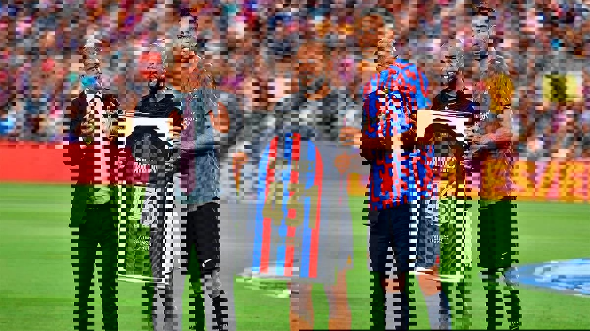 لابورتا يكشف موقف برشلونة من مشكلة تسجيل اللاعبين