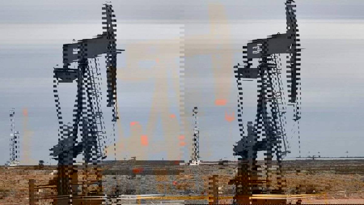 أسعار النفط ترتفع في ظل انخفاض كبير للمخزونات الأمريكية