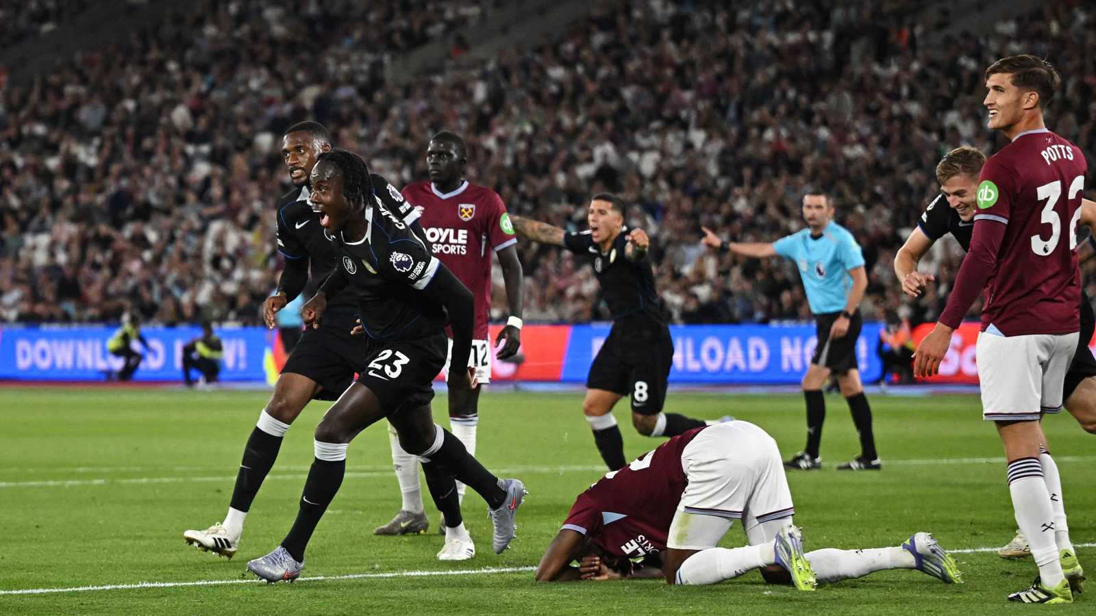 تشيلسي يسحق وست هام بخماسية ويتصدر الدوري الإنجليزي مؤقتا (فيديو)