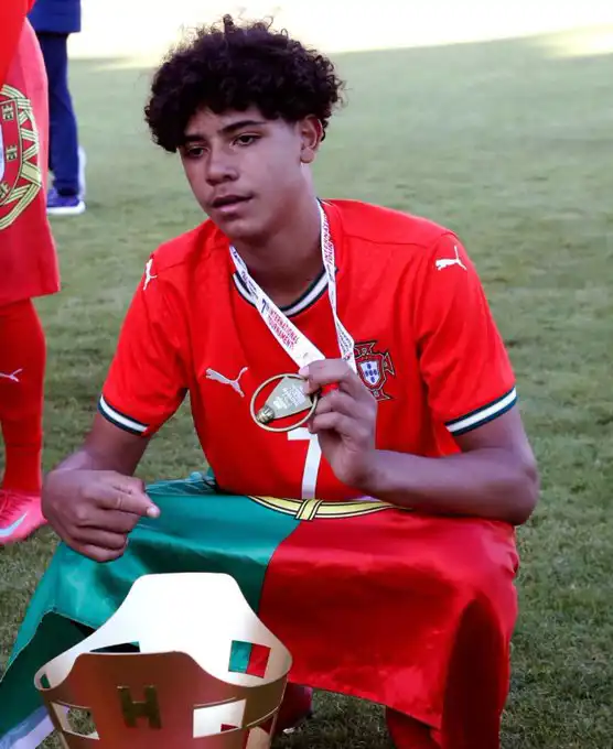 كريستيانو جونيور