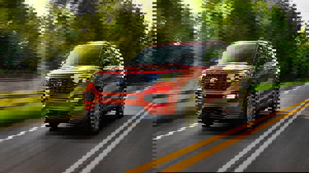 بسبب "أزمة الرقائق"..  "فورد" تطرح سيارات "إكسبلورر" غير "المكتملة" للبيع