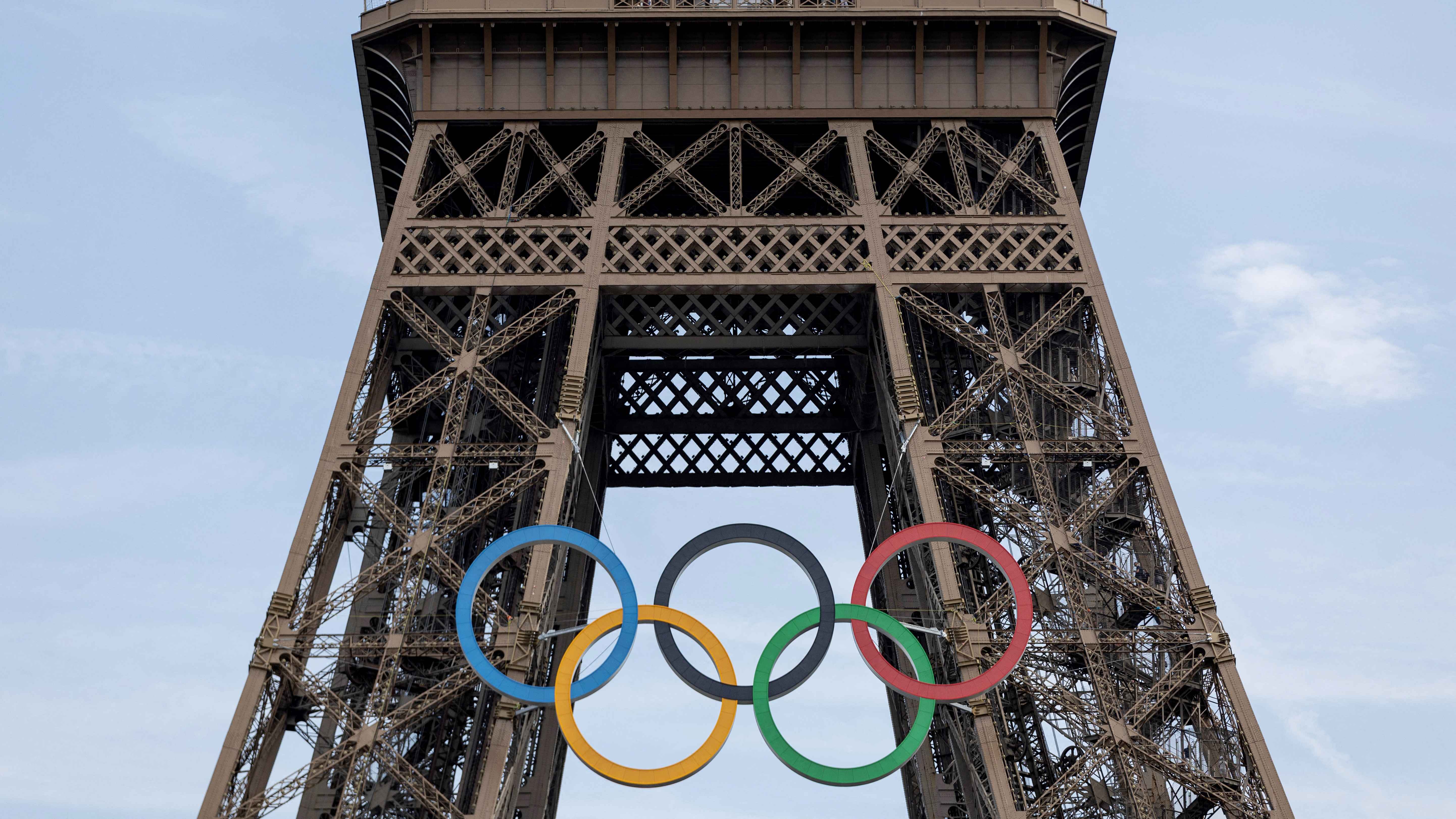 لأجل أولمبياد باريس.. لاعب هوكي يبتر جزءاً من إصبعه