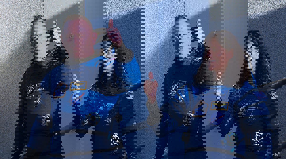 ناسا تكشف حقيقة وجود رائدين "عالقين في الفضاء"