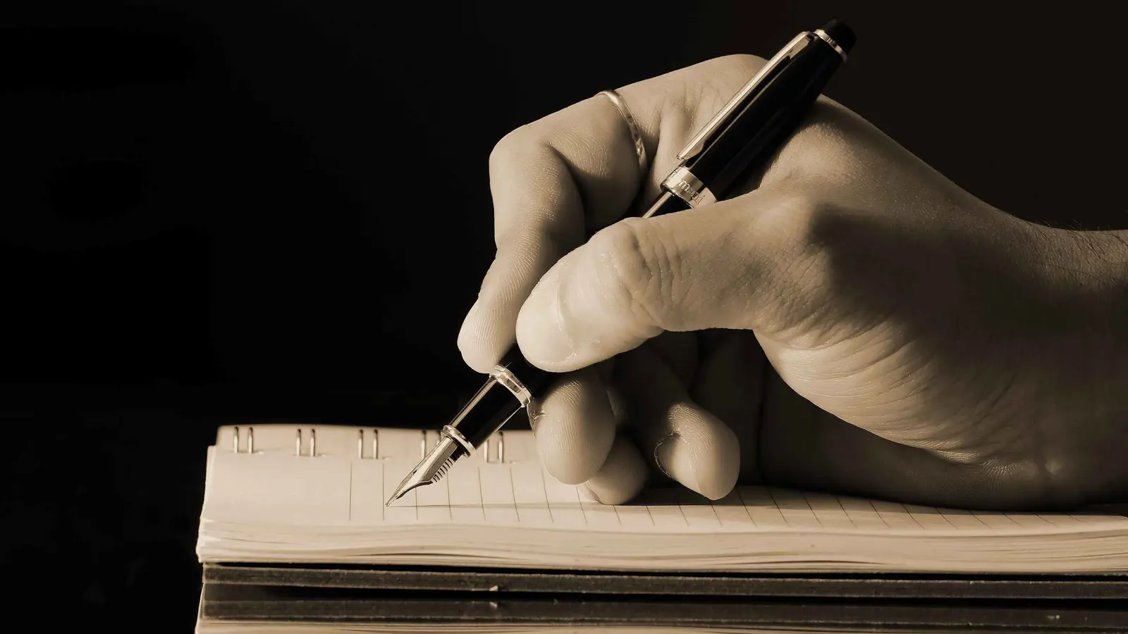 وفاة الشاعر السوري نظمي عبدالعزيز