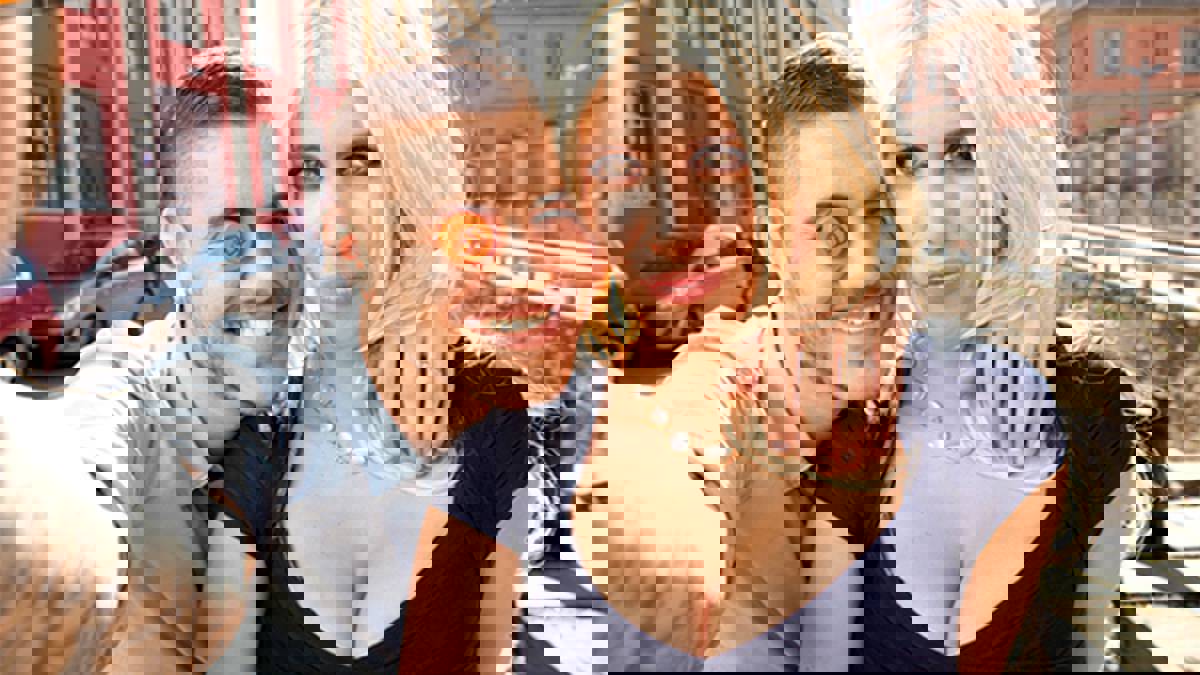 مدرب إنتر ميلان يعلق على صور إيكاردي الساخنة مع واندا نارا