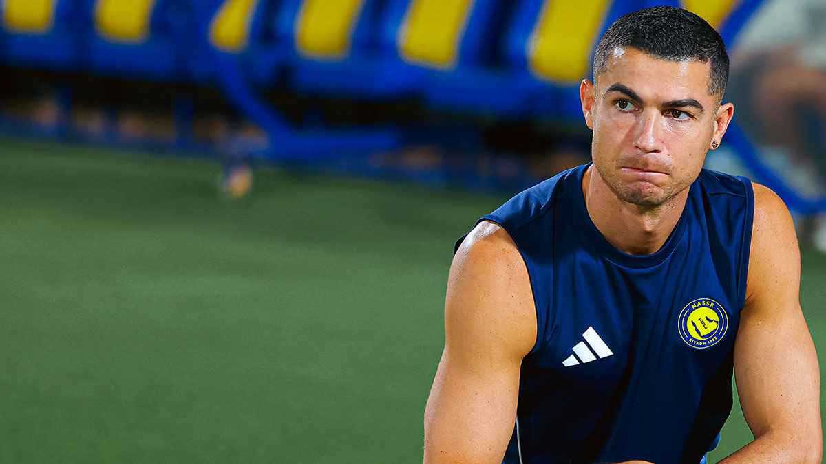 يبحث عنها منذ سنوات.. كريستيانو رونالدو يعثر على "المرأة المجهولة" (فيديو)