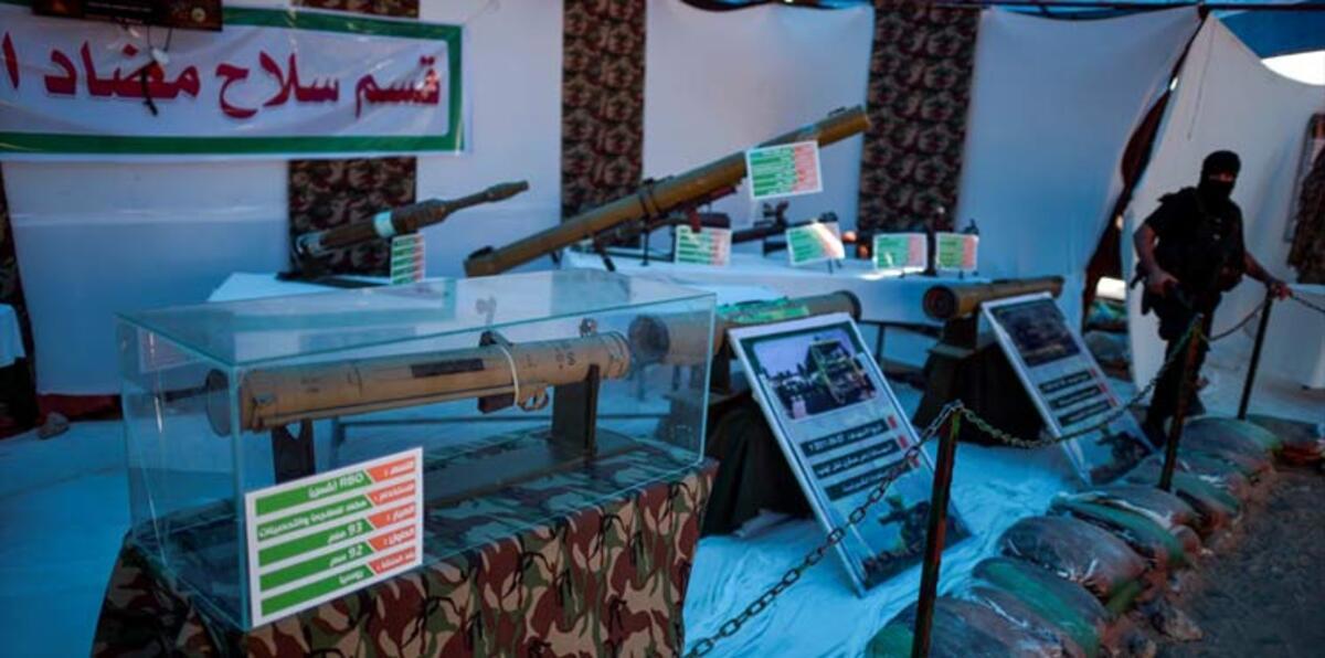 حماس تعرض أسلحة استخدمتها بمواجهات مع إسرائيل (صور)