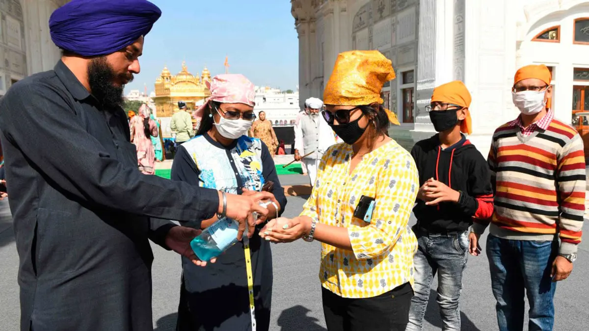 بتحليق المقاتلات وفرق الموسيقى العسكرية.. الجيش الهندي يشكر العاملين الصحيين‎