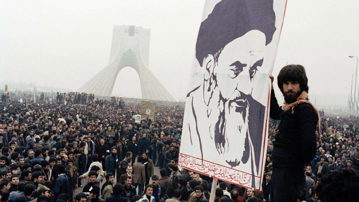 الثورة التي لا تزال تغلب الدولة في طهران