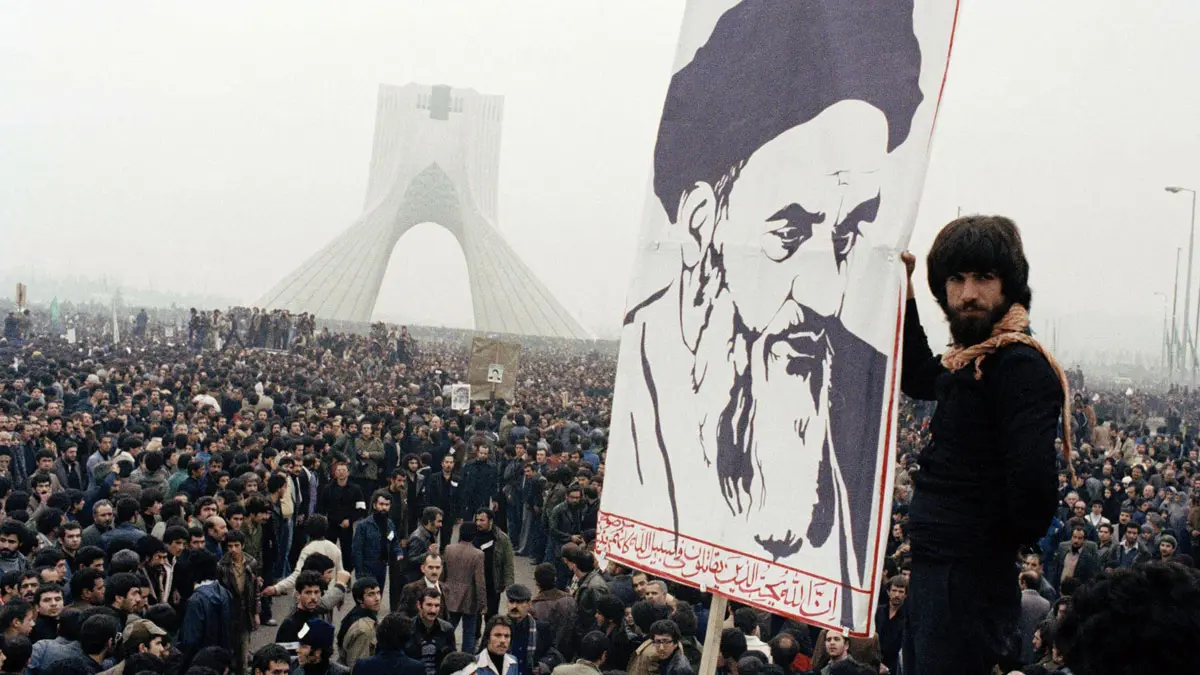 الثورة التي لا تزال تغلب الدولة في طهران