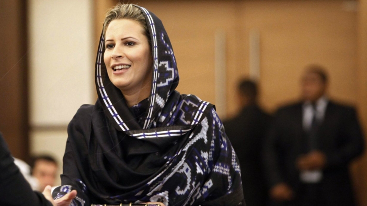 القضاء يأمر بسحب عائشة القذافي من القائمة السوداء للاتحاد الأوروبي