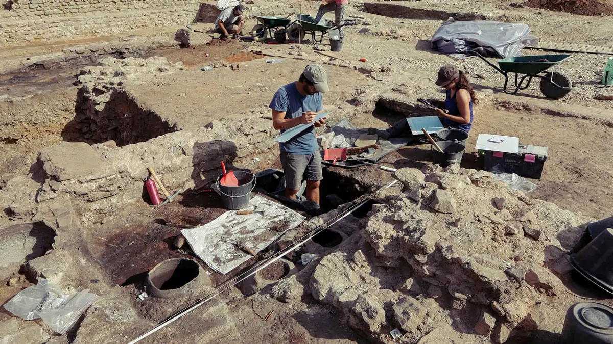 العثور على مقبرة أثرية جديدة بالقرب من الأهرامات (صور)