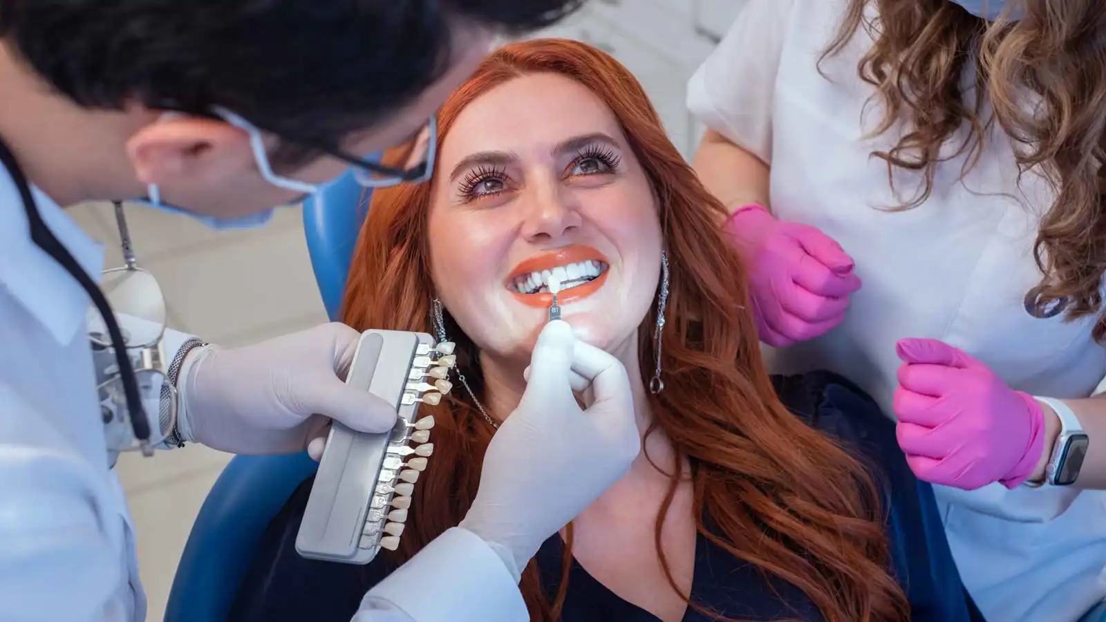 7 حقائق عليك معرفتها قبل تركيب "ابتسامة هوليوود"