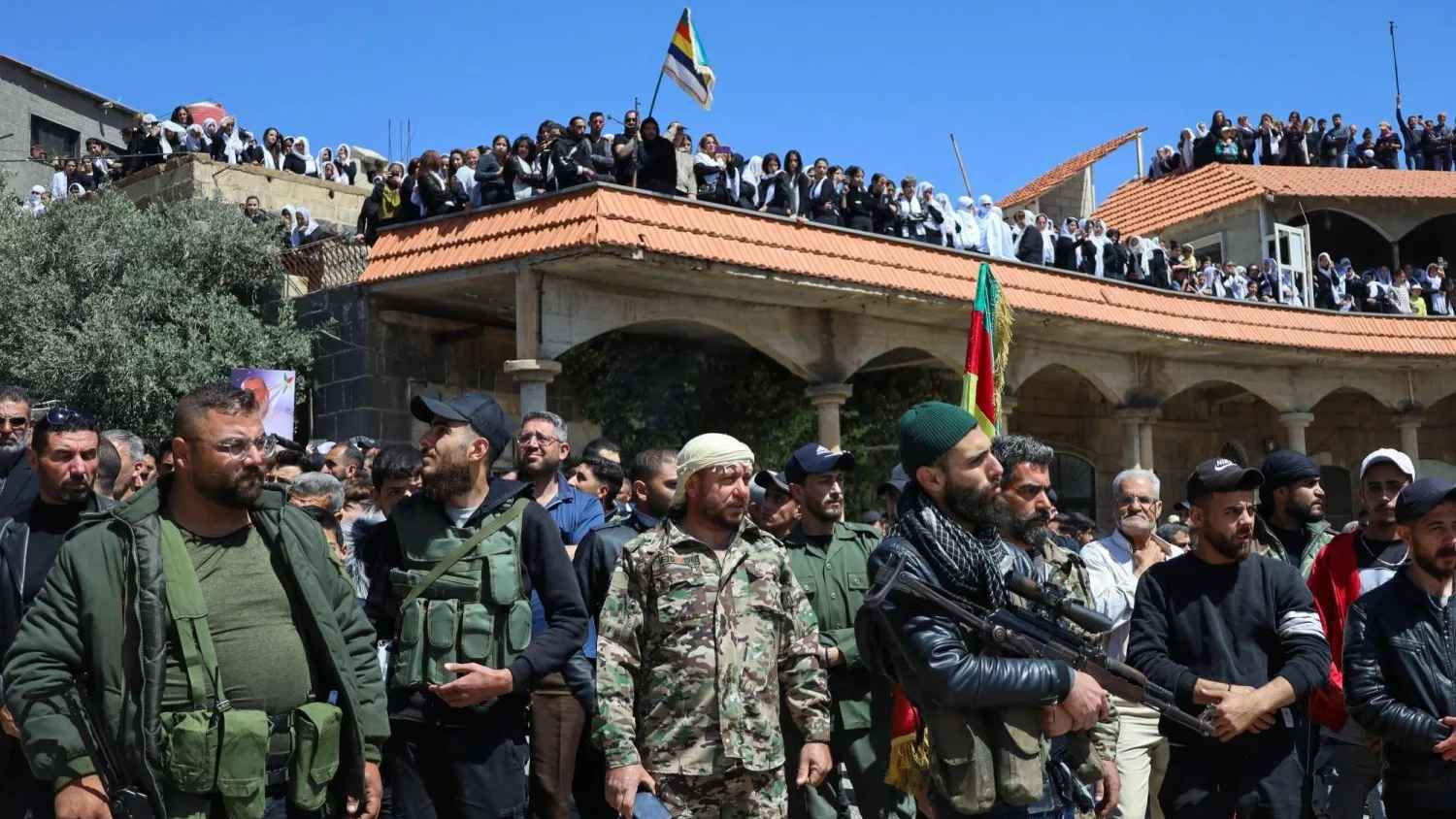 إعلام عبري: مئات الدروز في سوريا فروا إلى مناطق تحت سيطرة إسرائيل