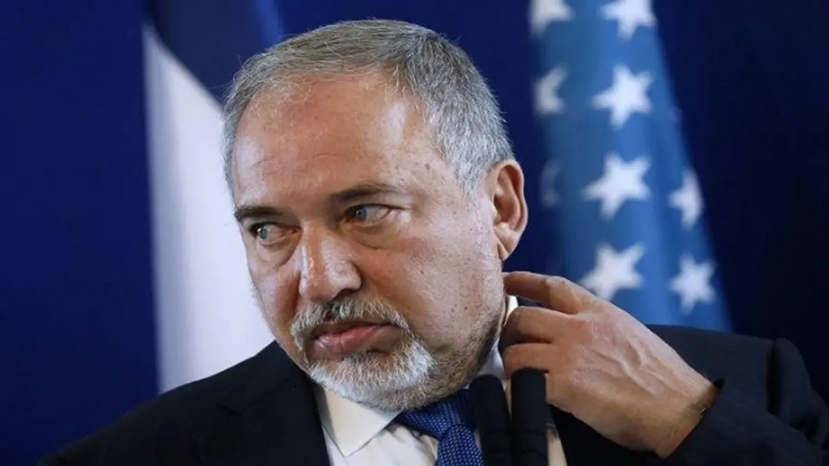 ليبرمان يتهم نتنياهو بالتآمر مع الأحزاب العربية