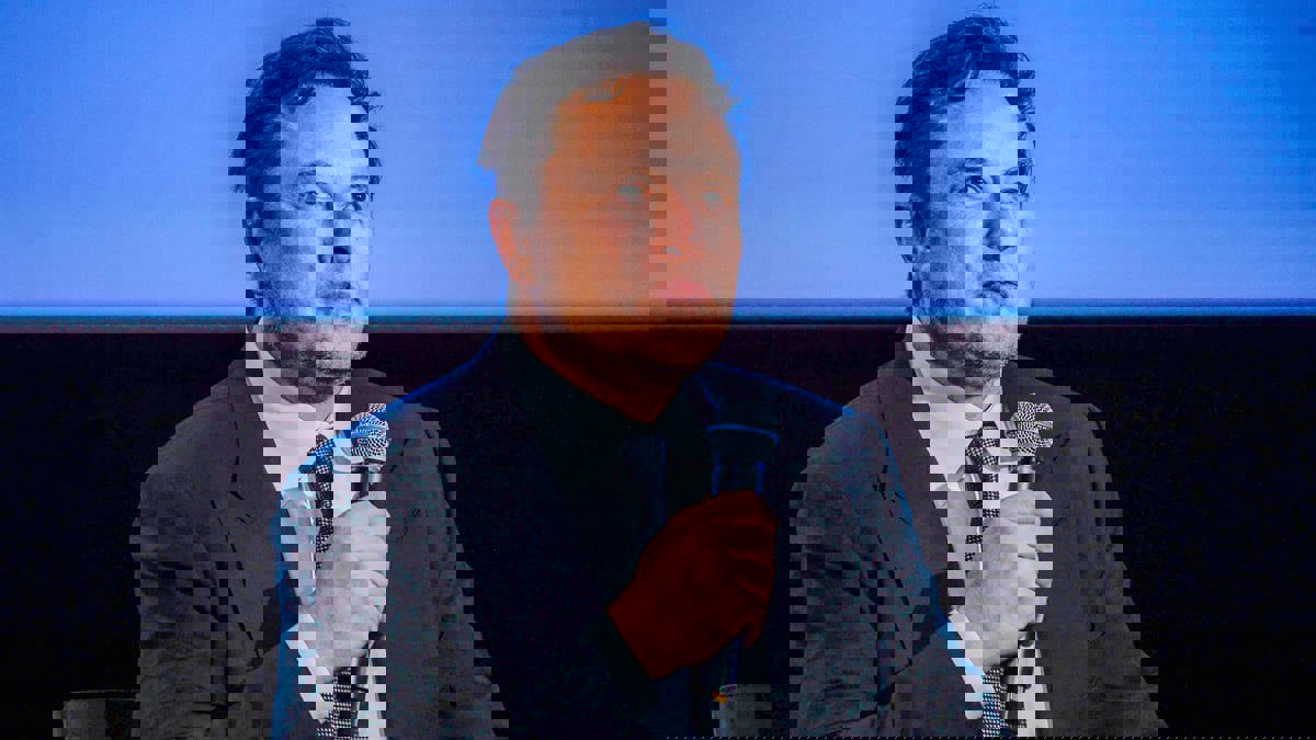 القصة أكبر من «تويتر»