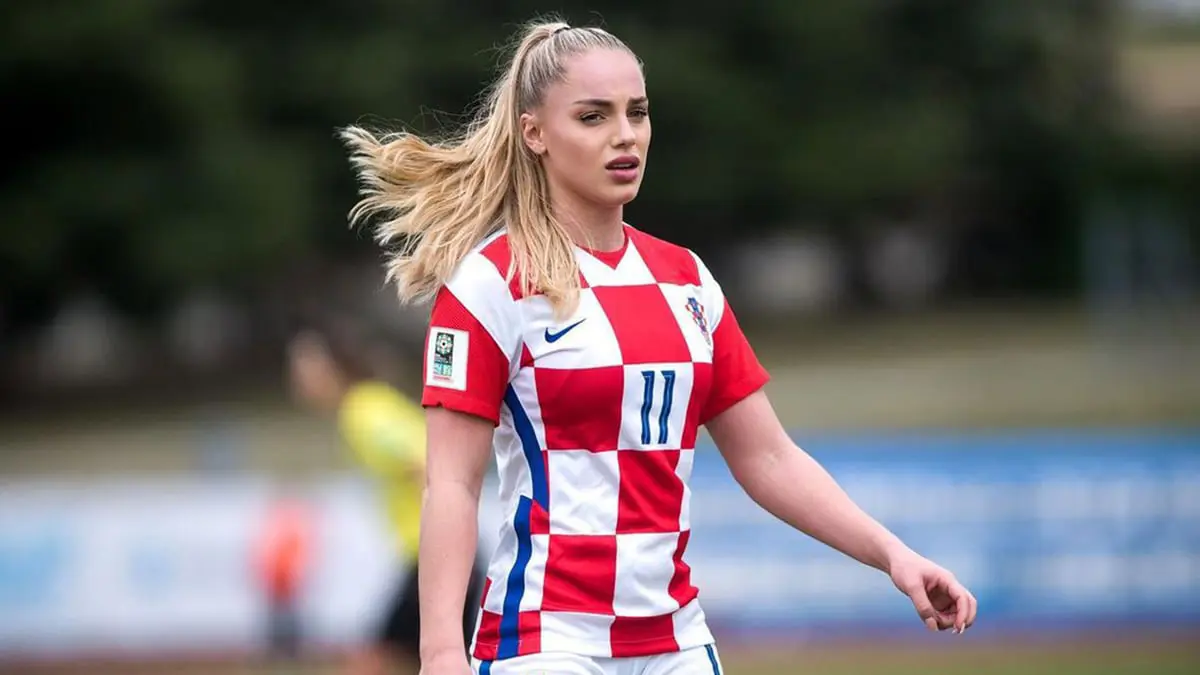 آنا ماريا ماركوفيتش.. "أجمل لاعبة في العالم" تحتذي برونالدو وتعتبر مودريتش مثلها الأعلى