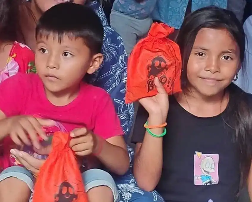 صورة الطفلين