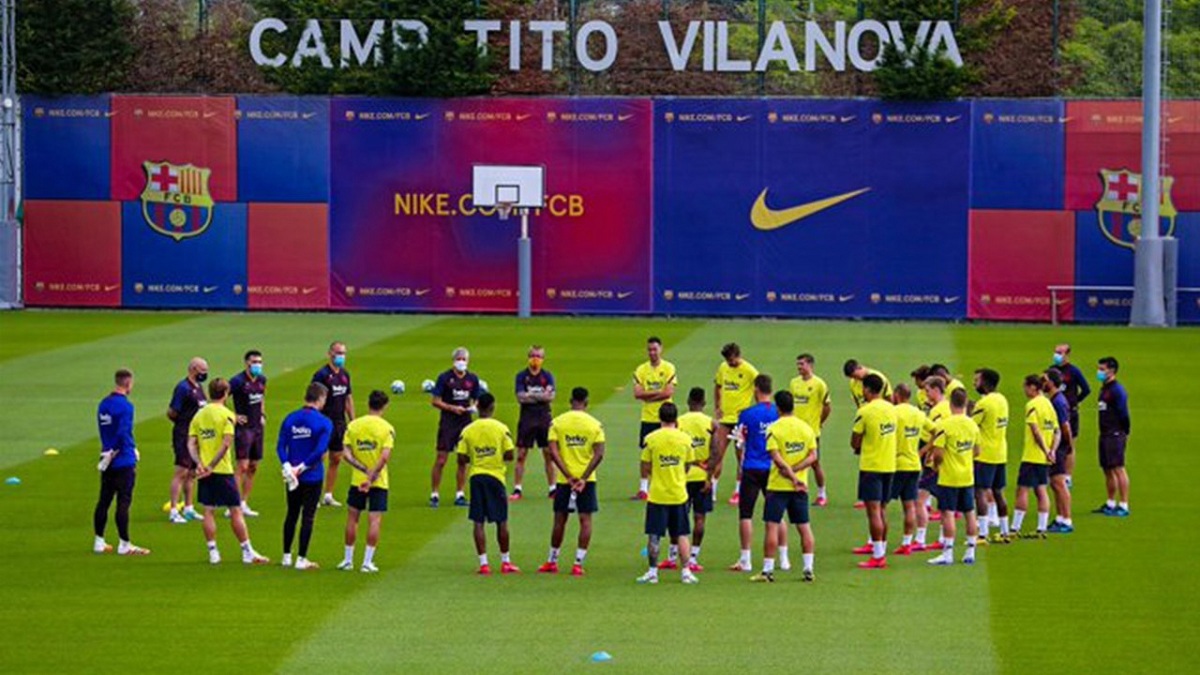 تقرير: إصابة خمسة من لاعبي برشلونة بفيروس كورونا في بداية الوباء