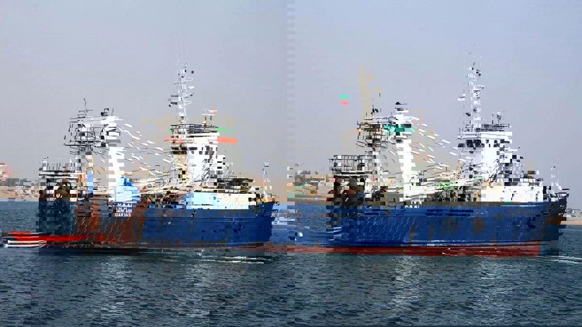 زيادة أسعار البنزين تشل قطاع الصيد في إيران