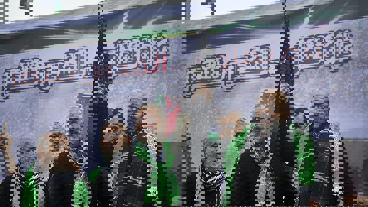 اتهام حكومة بينيت بتمويل مؤسسة على صلة بحماس يثير ضجة بإسرائيل